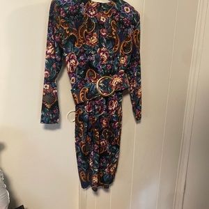 Monica Heart SZ 2- 1950 vintage floral dress W/ Belt & zipper on back